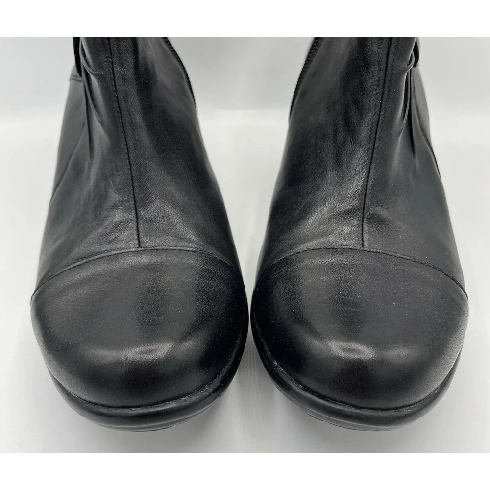 Clarks product women